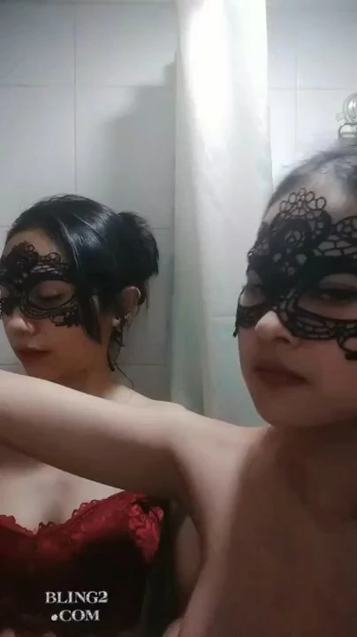 Mahasiswi Cantik Mandi Bareng Bestie