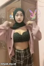 Ngintip Ukhti Tetangga Kosan Masturbasi