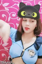 Vior Seleb Toge Cosplay Polisi Wanita